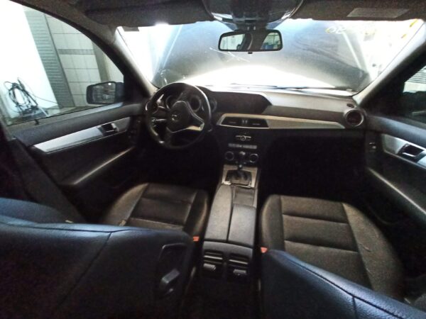 MERCEDES-BENZ C200 1.8 CGI - 2012 - Image 2
