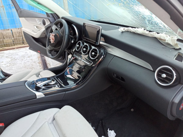 Mercedes-Benz - C 250 2.0 Avantgarde - 2018 - Image 3