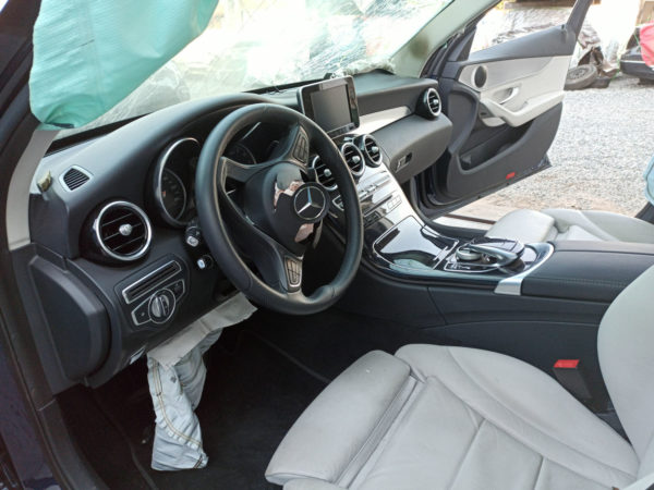 Mercedes-Benz - C 250 2.0 Avantgarde - 2018 - Image 2