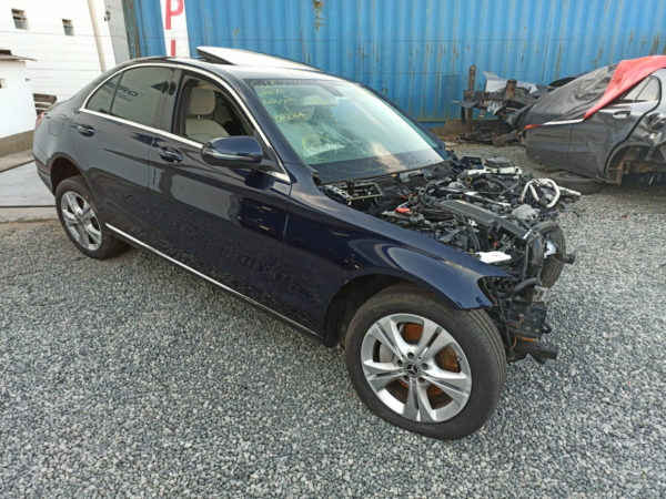 Mercedes-Benz - C 250 2.0 Avantgarde - 2018 - Image 8