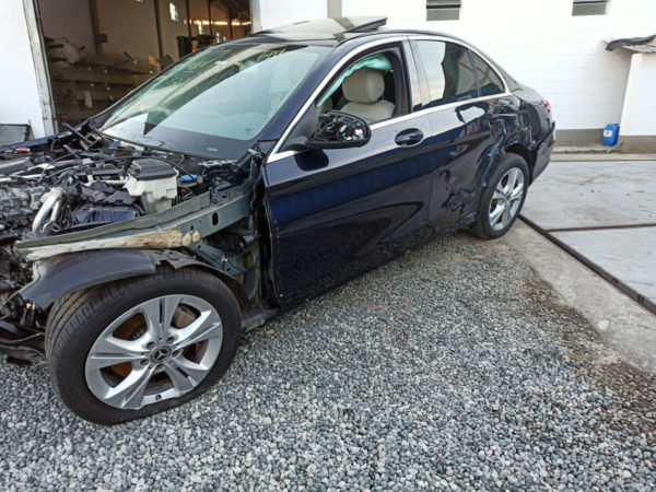 Mercedes-Benz - C 250 2.0 Avantgarde - 2018 - Image 7