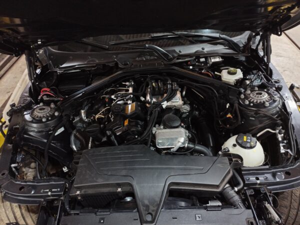 BMW - 320i 2.0 SPORT - 2015 - Image 4